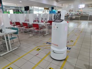 บริษัทสยามคูโบต้าคอร์ปอเรชั่น จำกัดทดลองการใช้งานหุ่นยนต์พ่นน้ำยาฆ่าเชื้อรุ่น HYGIENE(Spray Robot)และหุ่นยนต์เสิร์ฟอาหารDeli(Food Delivery Robot)